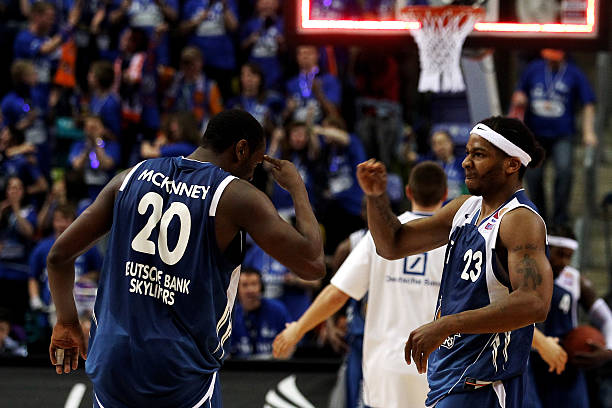 首战赢球至 首战赢球至