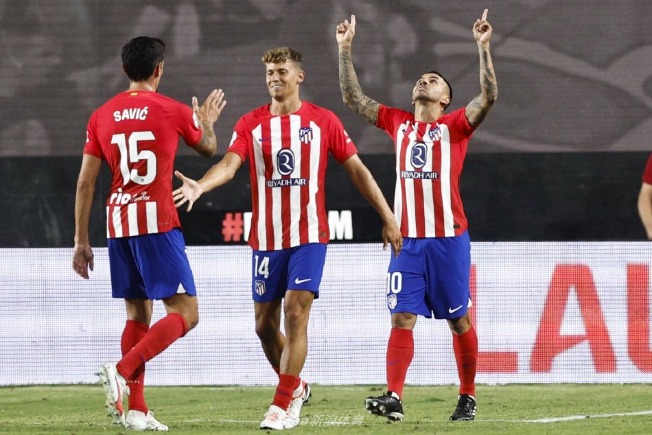 他与尼古拉 他与尼古拉