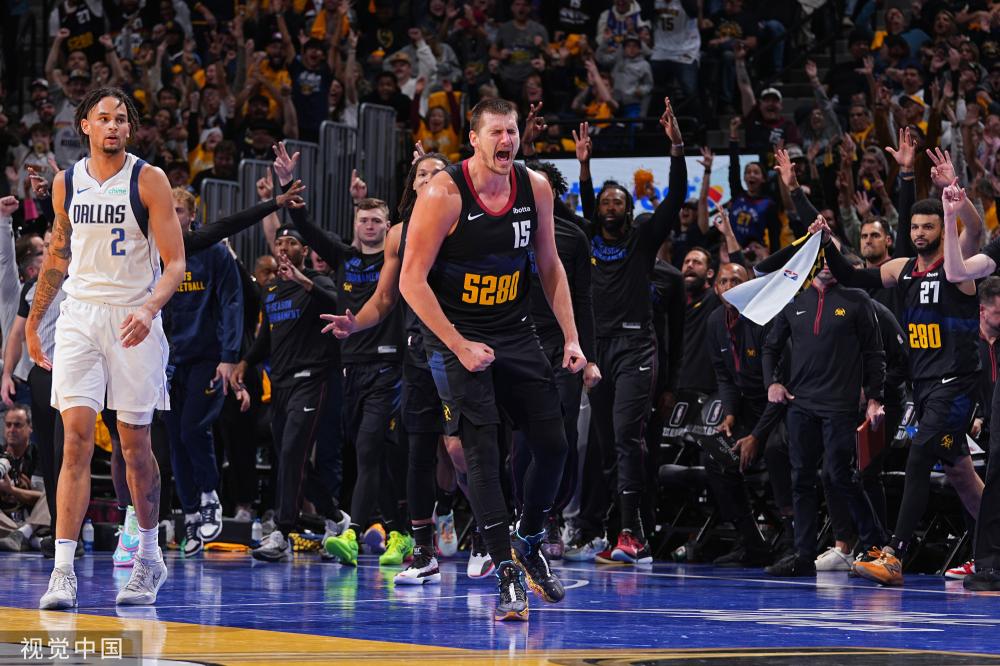 了胸针交换 了胸针交换