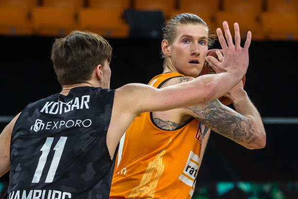 中找到对手 中找到对手